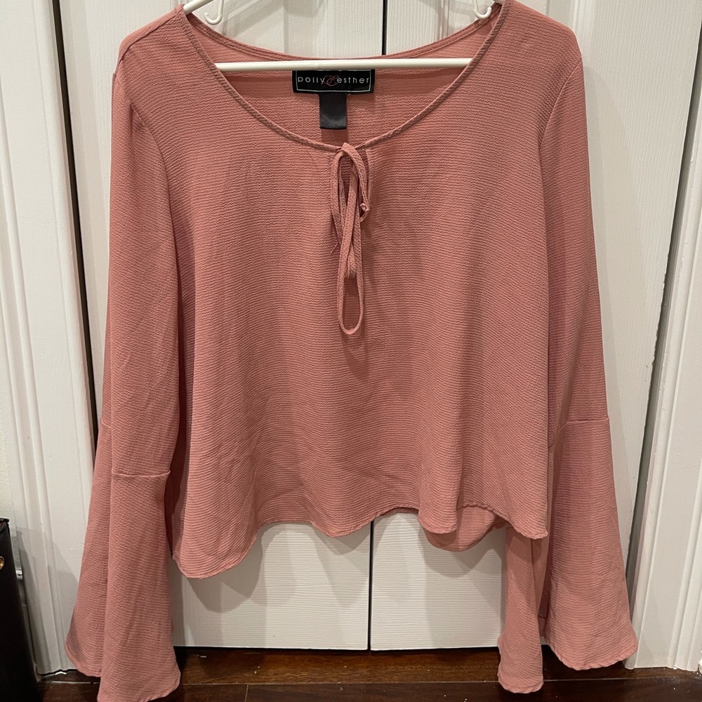 pink top